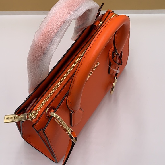 MICHAEL KORS SHEILA SMALL CENTER ZIP SATCHEL/CROSSBODY POPPY COLOR - Picture 11 of 16